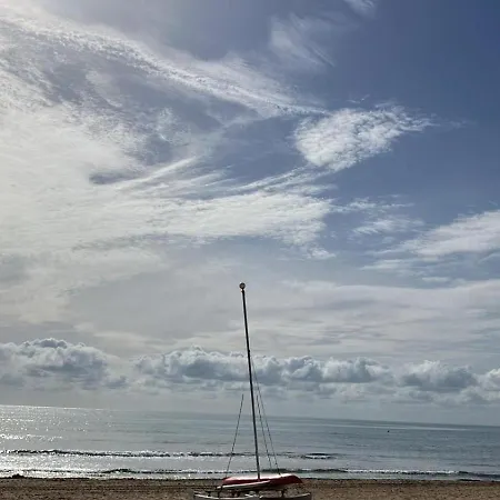 Tus Vacaciones Junto Al Mar *
